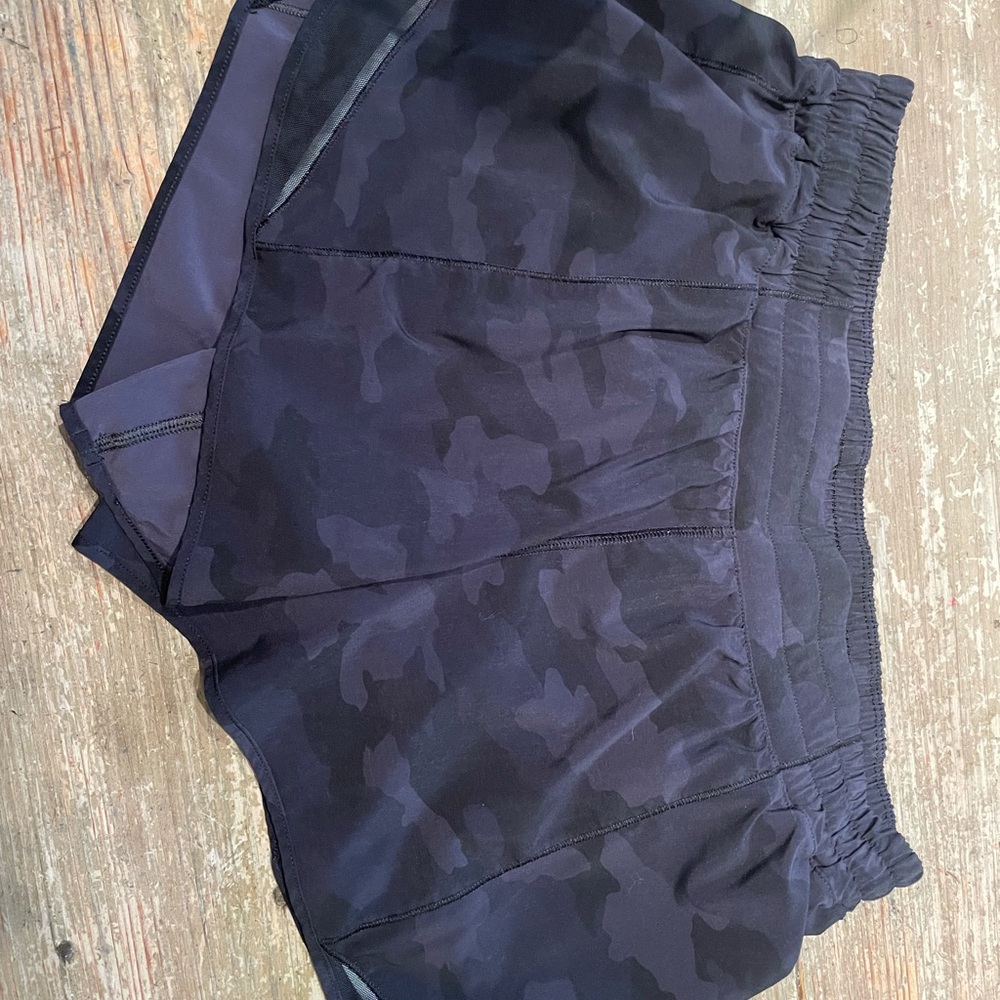 Lulu lemon hotty hot black camo shorts. 4” inseam size 14 good shape